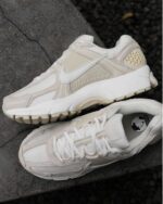 Nike Vomero 5 Beach Light Khaki Womens HQ0458 200 - Gambar 3