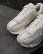 Nike Vomero 5 Beach Light Khaki Womens HQ0458 200 - Gambar 5