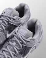 Nike Zoom Vomero 5 Cool Grey Unisex FJ4151 003 - Gambar 3