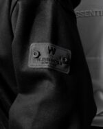 W Essentiels Hoodie Label Bleu Affinity REF-7311 Zero Black - Gambar 6