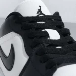 Nike Air Jordan 1 Low Panda White Black Womens DC0774 101 - Gambar 3