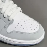 Nike Air Jordan 1 Low White Wolf Grey Womens DC0774 105 - Gambar 4