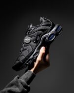 Nike Air Max TN Plus Triple Black Mens 604133 050 - Gambar 4