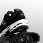 New Balance 2002R Black Gun Metal Mens M2002RBK - Image 3