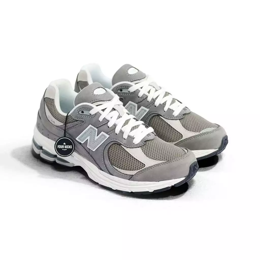 id-11134207-822wp-mm1rx2zpg4jofb New Balance 2002R Grey Mens U2002RJD - Gambar 1