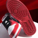 Nike Air Jordan 1 Retro Low OG Chicago GS HQ6999 600 - Gambar 5