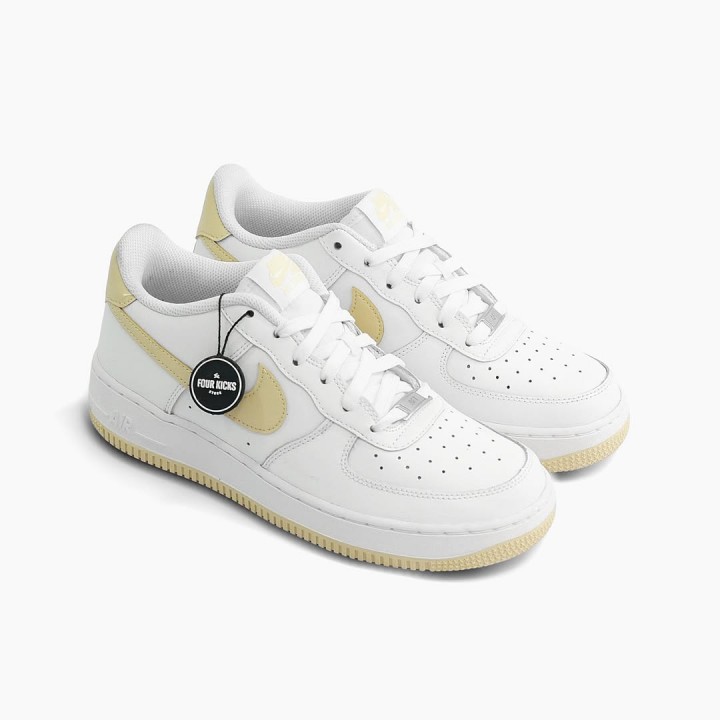 lg_698f5655560f8 Nike Air Force 1 White Light Khaki GS FV5948 118 - Gambar 1