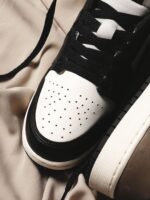 Nike Air Jordan 1 Retro Low OG Mocha GS CZ0858 102 - Gambar 3