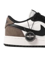 Nike Air Jordan 1 Retro Low OG Mocha GS CZ0858 102 - Gambar 8