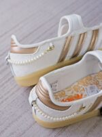 Adidas Samba Jane Crystal White Acid Orange Womens LA6407 - Gambar 4