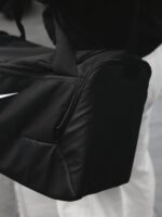 Nike Duffle Bag Training Small Brasilia Black White (41 L) BA5957 010 - Gambar 6