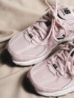 New Balance 530 Inspired Stone Pink Faded Black Womens U5301WW - Gambar 4