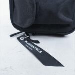 W Essentiels Saunier Sling Bag Noir Black - Gambar 6
