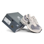 New Balance 2002R Gore-Tex Concrete Mens M2002RXJ - Gambar 2